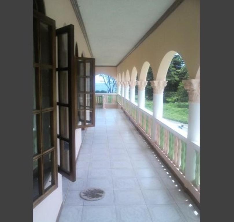 Dolphin Bay Yoga Guest House Drapers Exterior photo